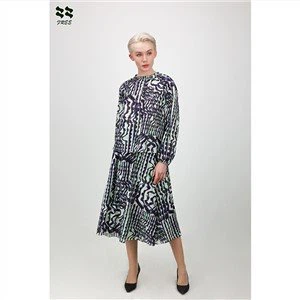 Enkel elastisk rundhalset langærmet bluse